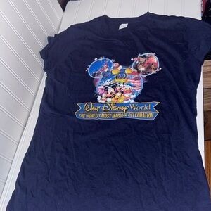 3/20🌟Walt Disney blue cotton t shirt size large